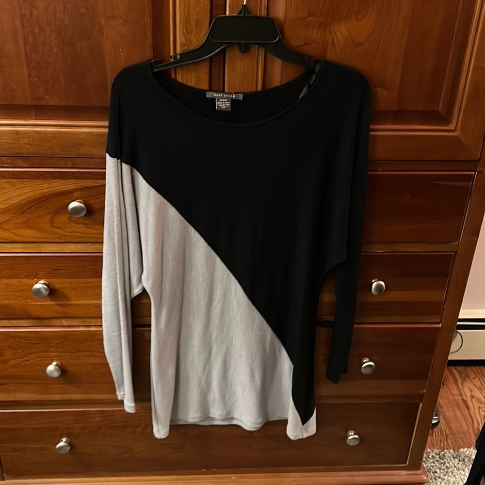 Terrific NWT black and grey light sweater